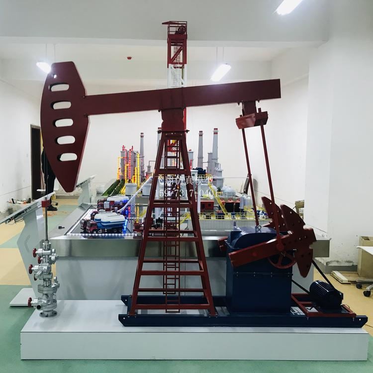 游梁式抽油機模型